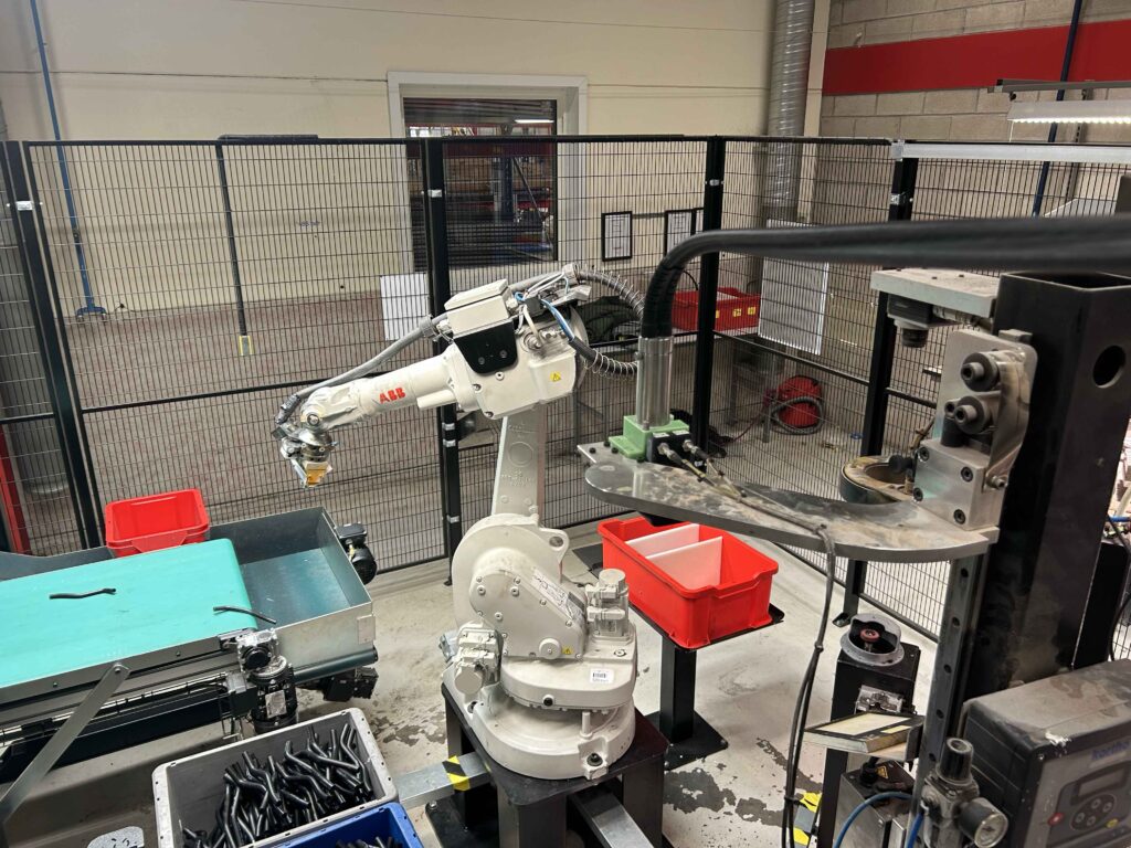 Hordagruppen AB Linx bläckstråleskrivare med robotarm
