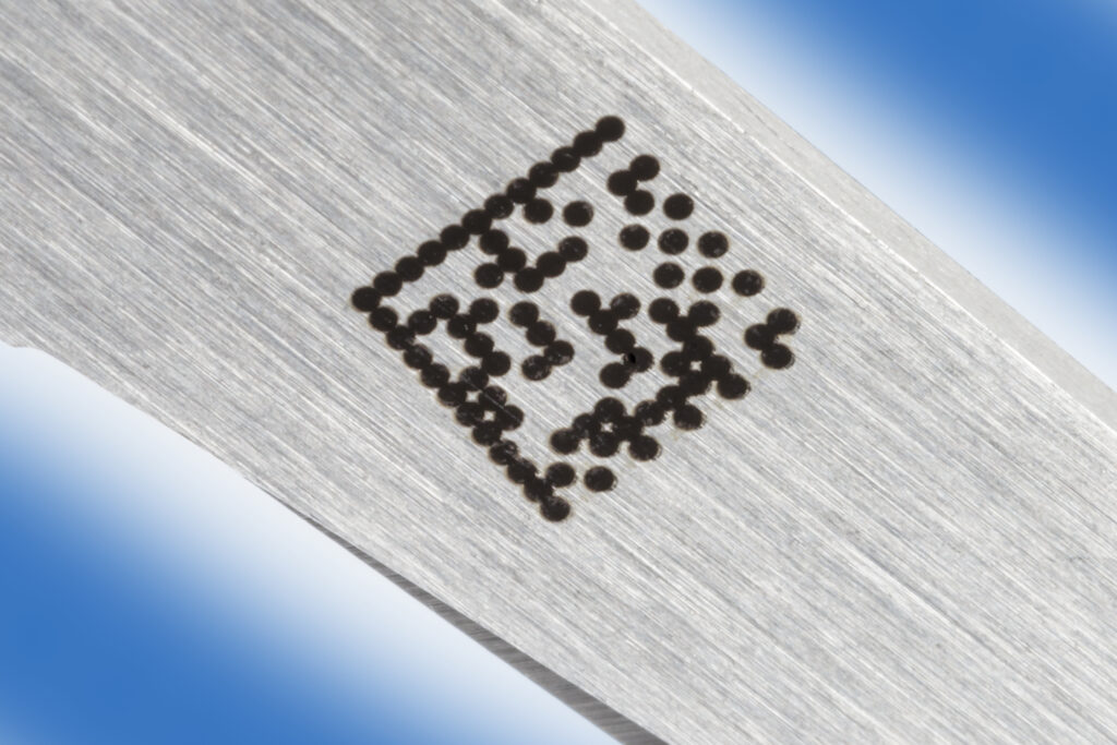 Lasergravering på metall - kirurgiska verktyg