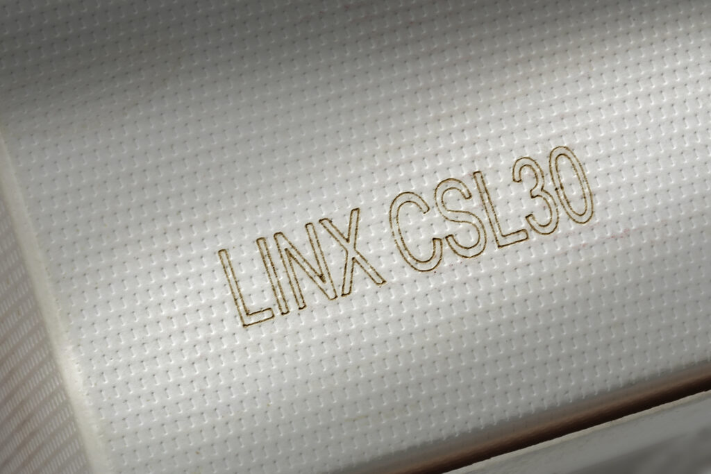 Bäst-före-datum lasermärkning på tetra