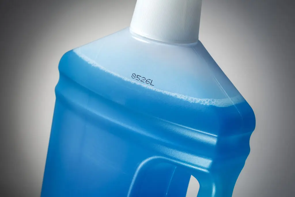 Produktmärkning på plastflaska