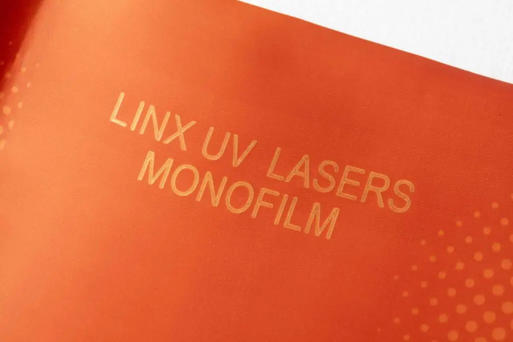 Lasermärkning på plastark