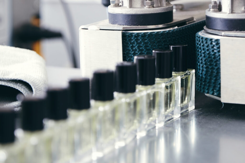 pharma produktmärkning märkning på glasflaska läkemedel