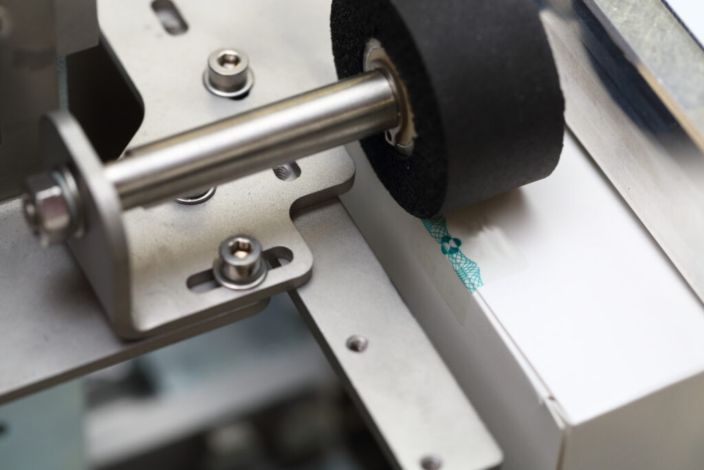 pharma produktmärkning märkning på askar seal etiketter säkerhetsetikett