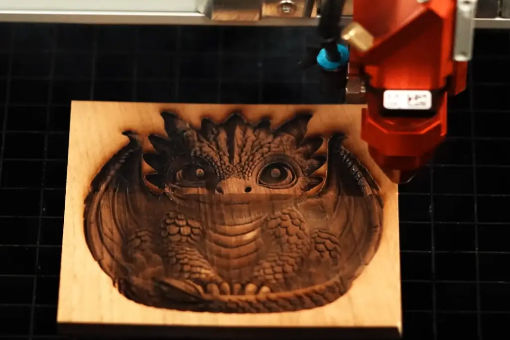 3D lasergravering på träskiva