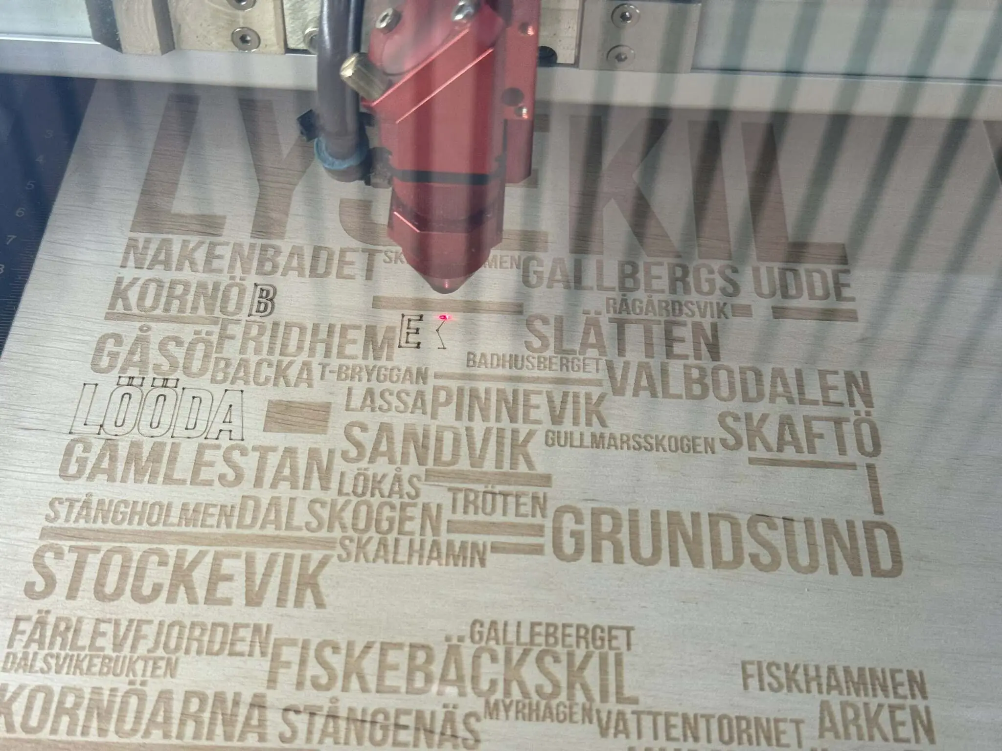 Lasergravering på trä