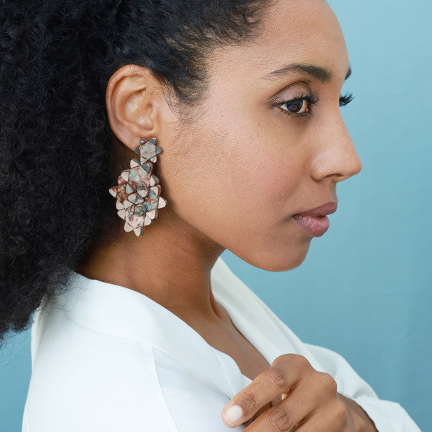 Smycken tillverkad av lasermaskin