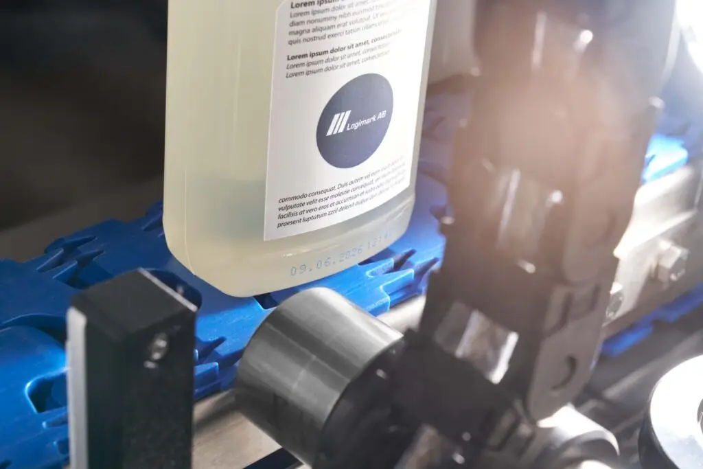 Kombinerad etiketteringsmaskin för flaskor med fram-, bak- och halsetikett bottle-neck etikett