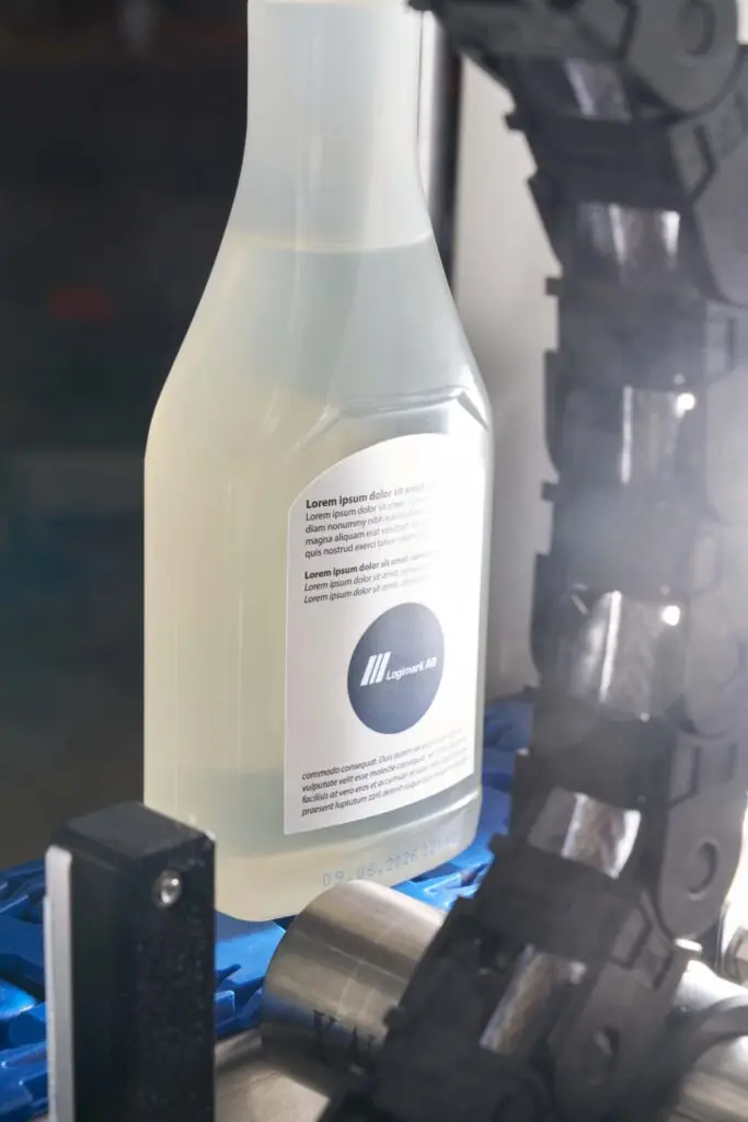 Kombinerad etiketteringsmaskin för flaskor med fram-, bak- och halsetikett bottle-neck etikett