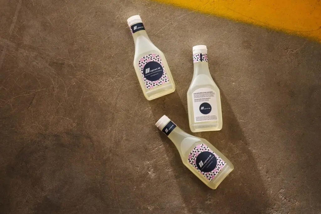 Kombinerad etiketteringsmaskin för flaskor med fram-, bak- och halsetikett bottle-neck etikett