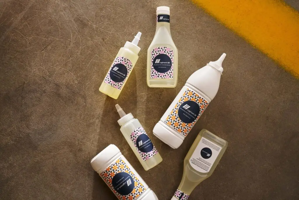 Kombinerad etiketteringsmaskin för flaskor med fram-, bak- och halsetikett bottle-neck etikett