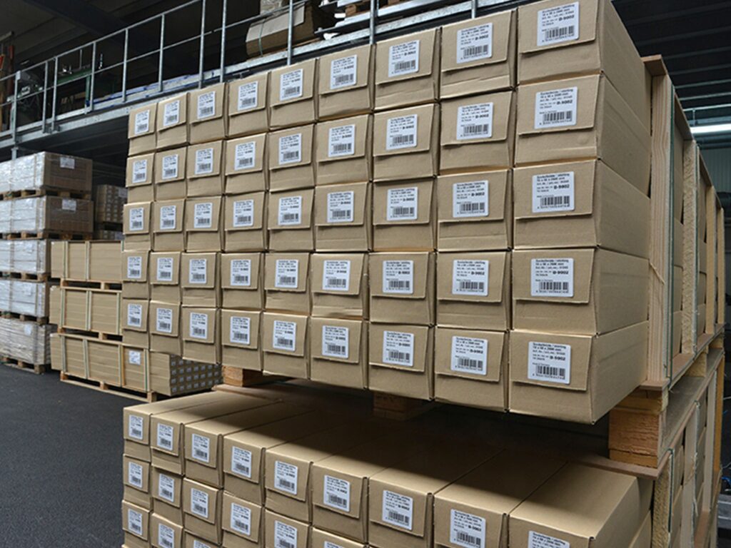 Etiketteringsmaskin - Perfekt för applicering av etiketter i produktionslinjen