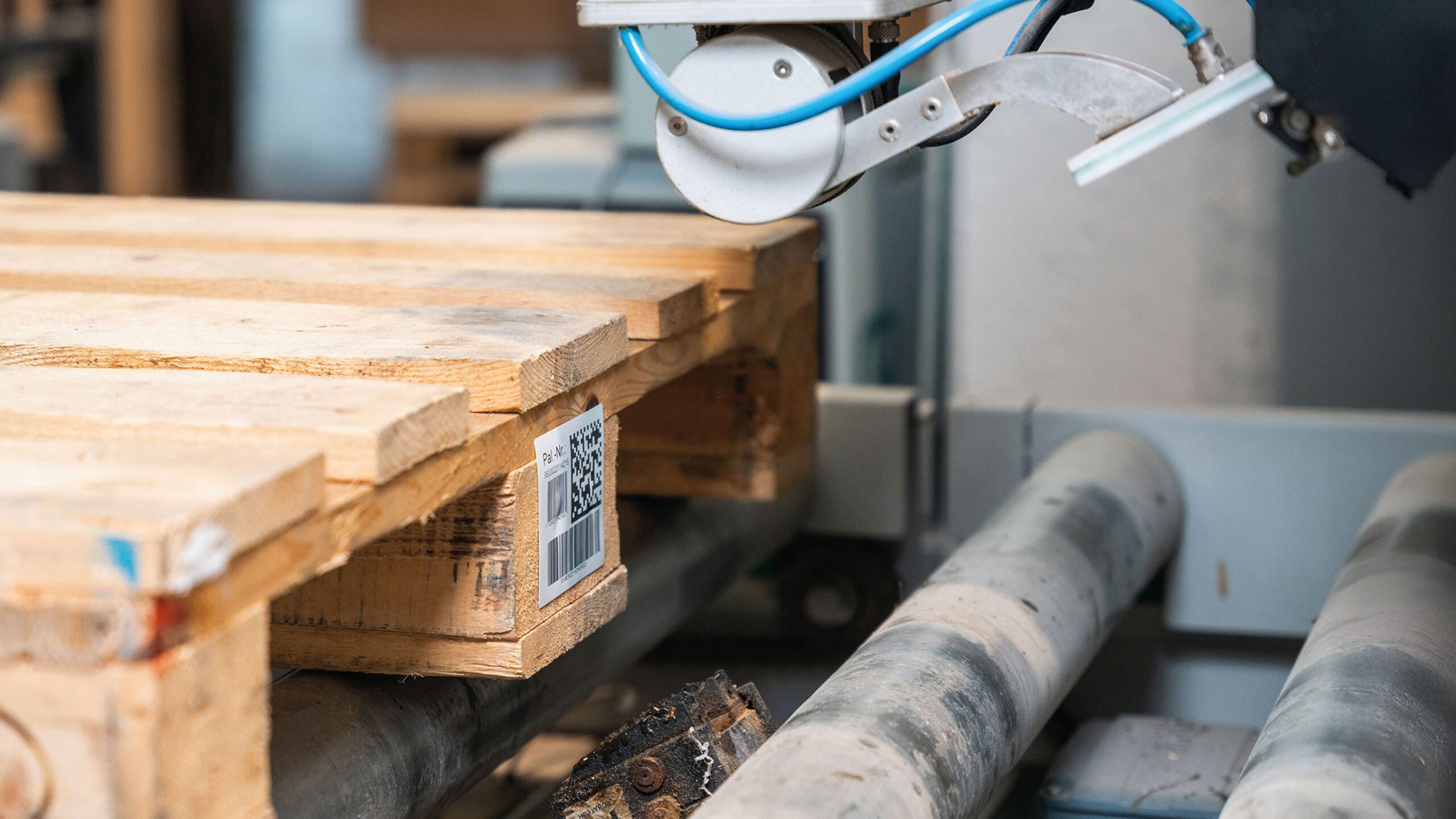 Etiketteringsmaskin - Perfekt för applicering av etiketter i produktionslinjen