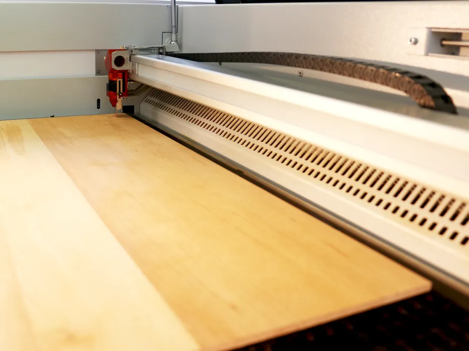 Lasergraveringsmaskin för trä - Trotec är det optimala valet!