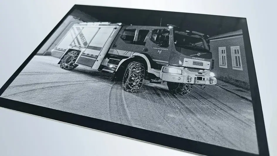Gravering fotografi på anodiserad aluminium